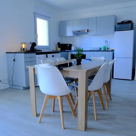 Ferienwohnung Calypso- Grand T3 70 M2 - Arrivee Autonome - Parking Prive Gratuit Melun Exterior foto